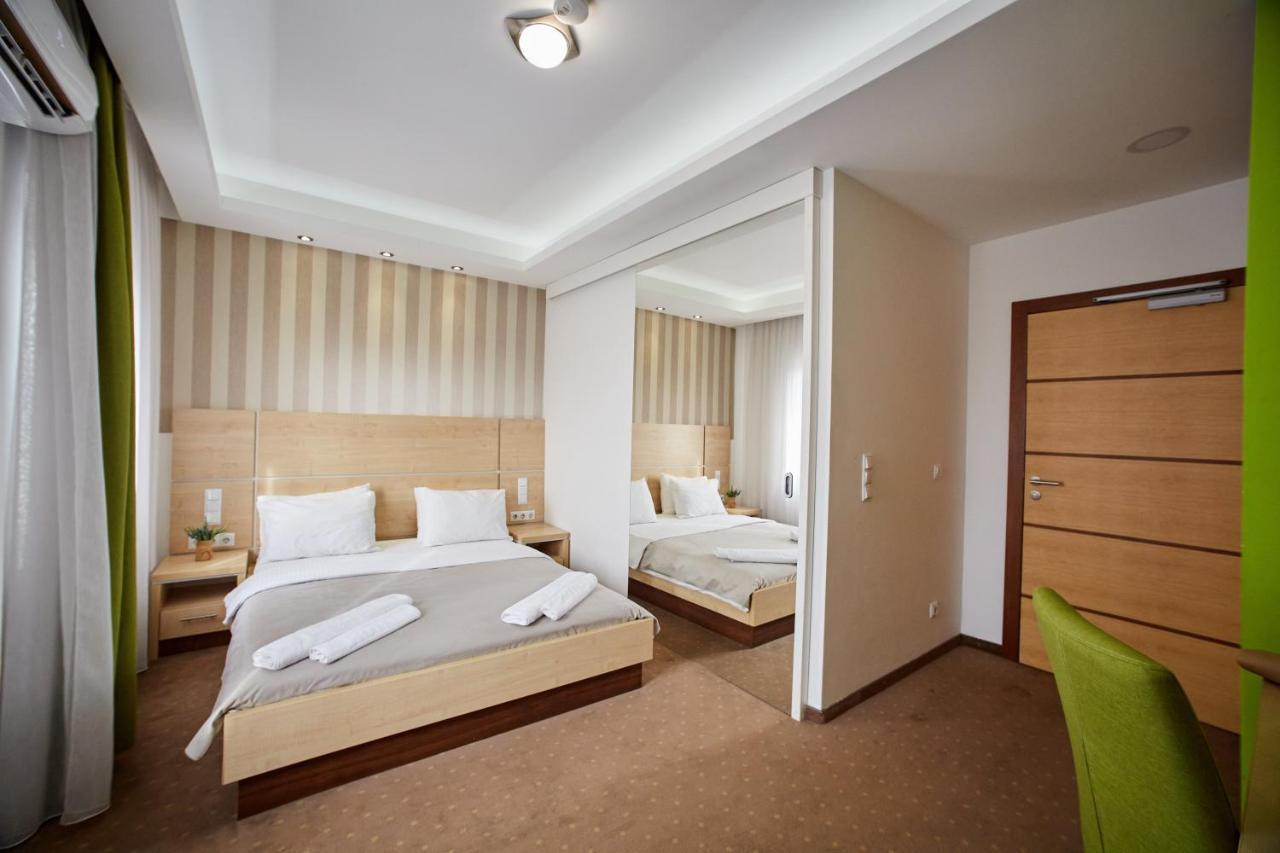 Laurus Motel Airport Tuzla Zivinice Bagian luar foto