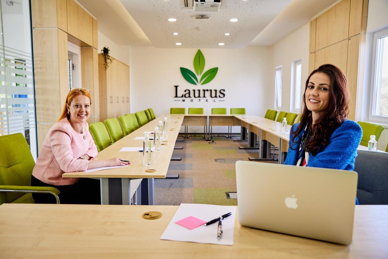 Laurus Motel Airport Tuzla Zivinice Bagian luar foto
