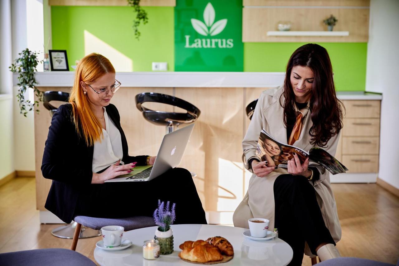 Laurus Motel Airport Tuzla Zivinice Bagian luar foto