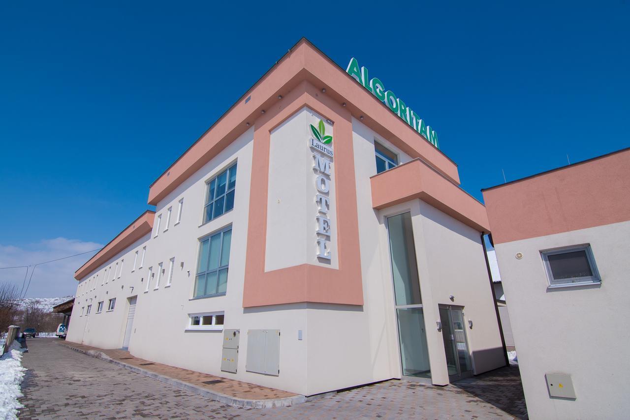 Laurus Motel Airport Tuzla Zivinice Bagian luar foto